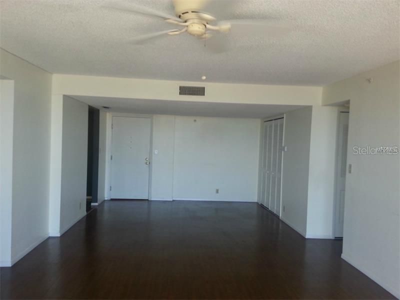 For Sale: $395,000 (2 beds, 2 baths, 1150 Square Feet)