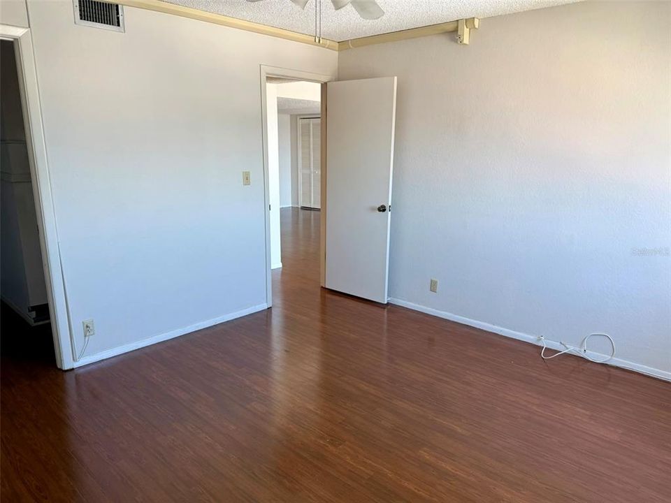 For Sale: $395,000 (2 beds, 2 baths, 1150 Square Feet)