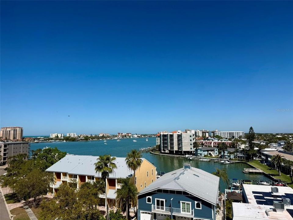 For Sale: $395,000 (2 beds, 2 baths, 1150 Square Feet)