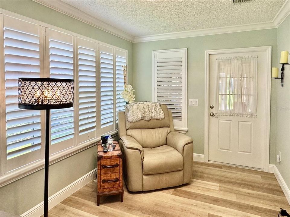 For Sale: $349,900 (3 beds, 2 baths, 1527 Square Feet)