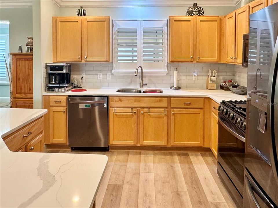 For Sale: $349,900 (3 beds, 2 baths, 1527 Square Feet)