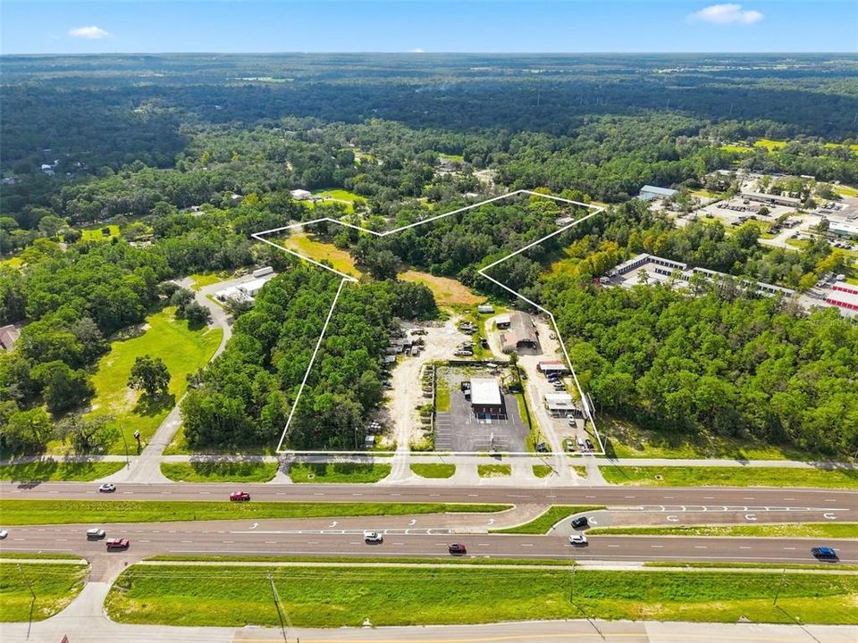 待售: $3,850,000 (9.97 acres)