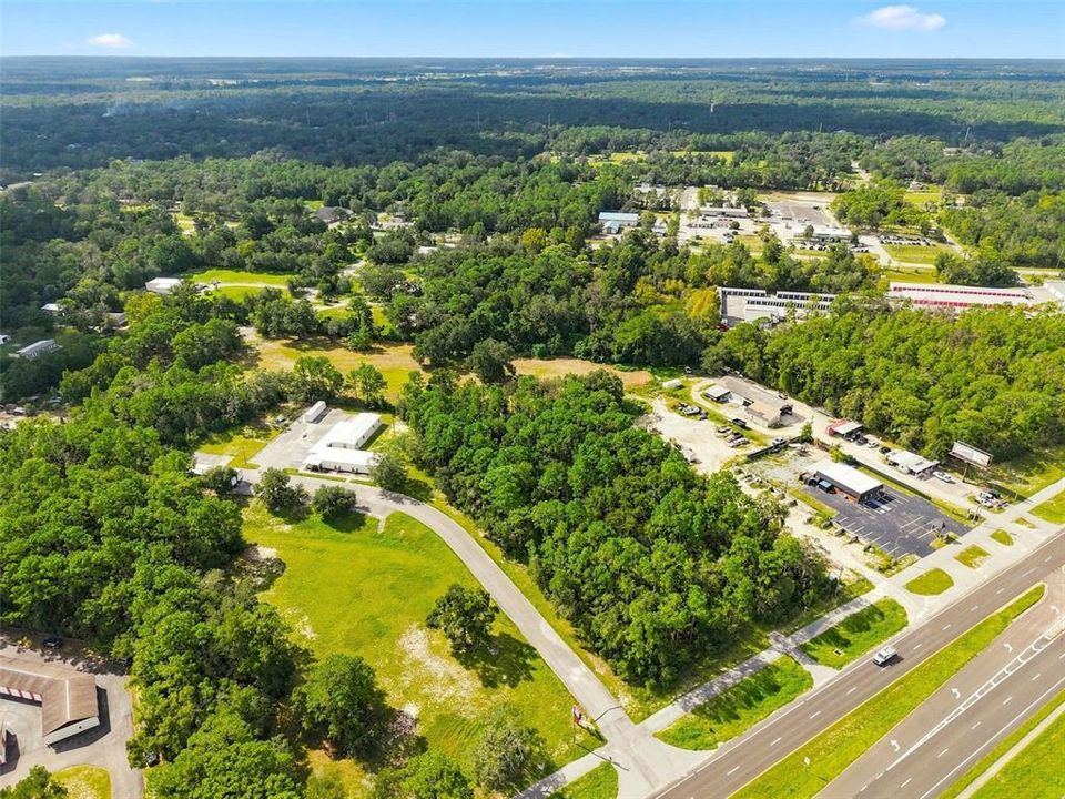 待售: $3,850,000 (9.97 acres)