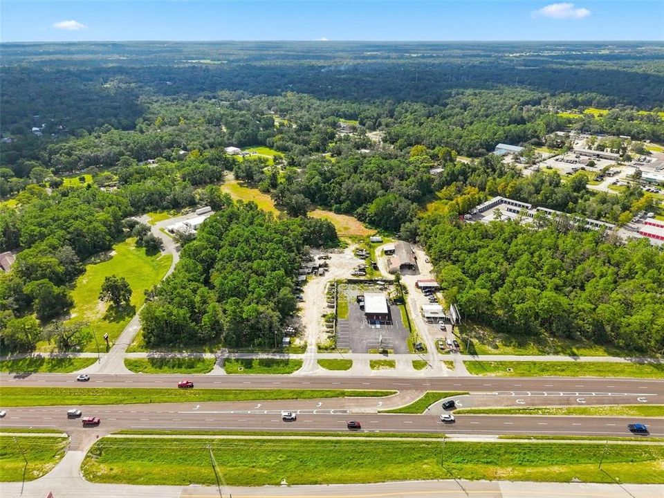 待售: $3,850,000 (9.97 acres)