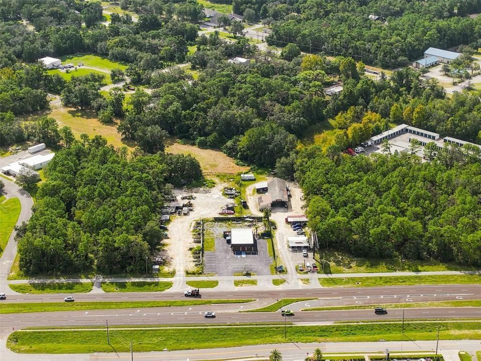 待售: $3,850,000 (9.97 acres)