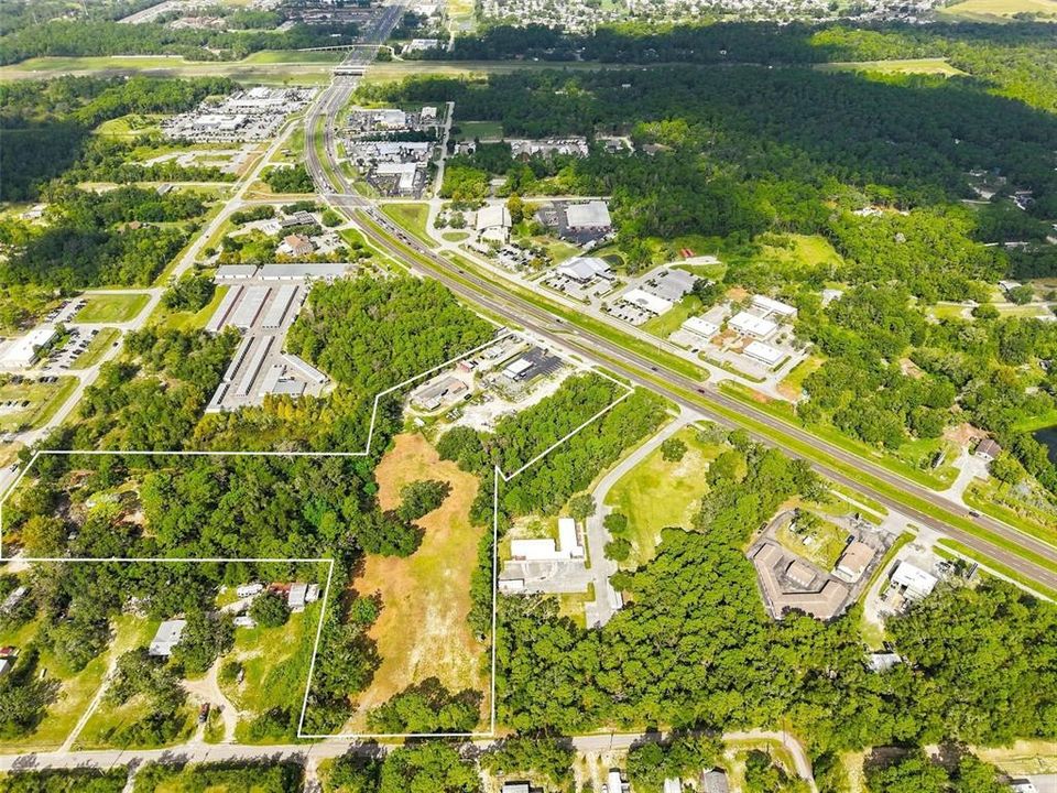 待售: $3,850,000 (9.97 acres)