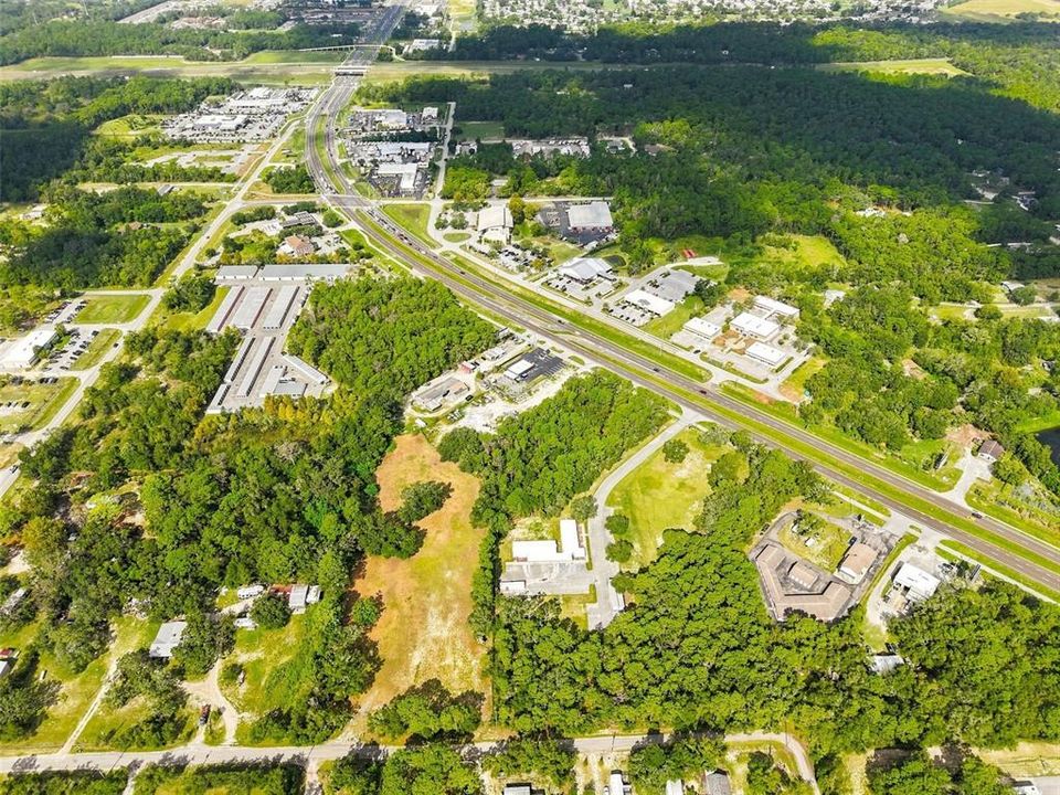 待售: $3,850,000 (9.97 acres)