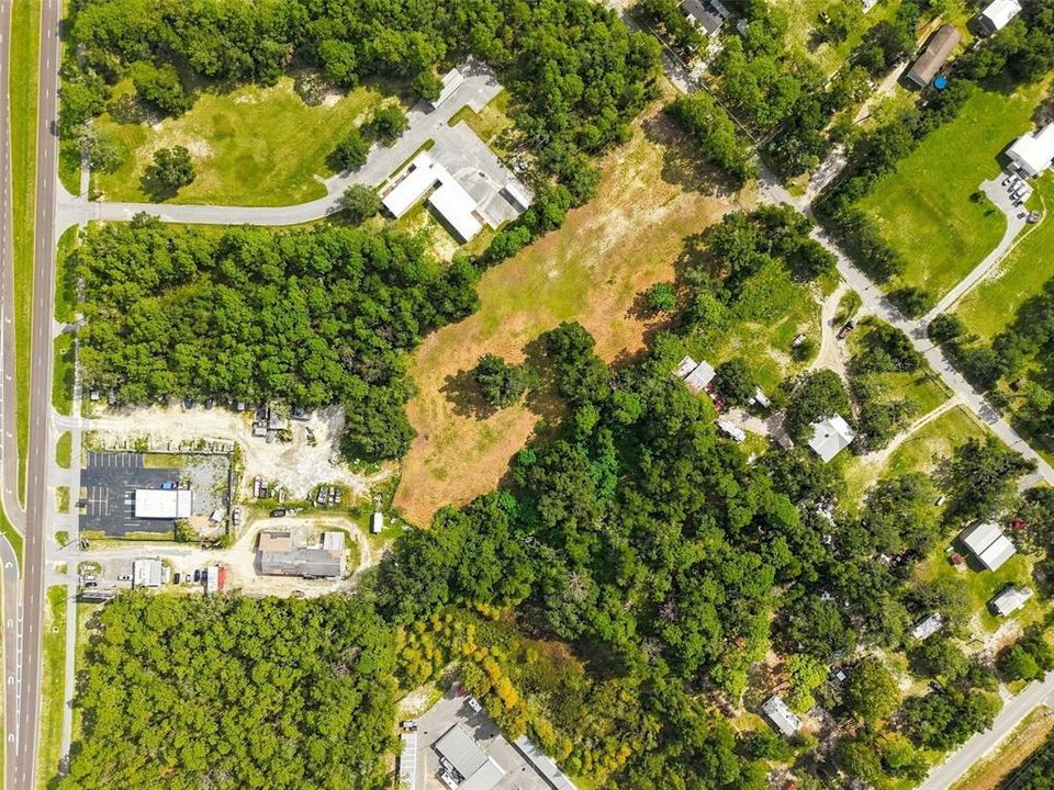 待售: $3,850,000 (9.97 acres)