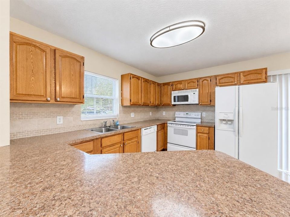 For Rent: $1,950 (3 beds, 2 baths, 1200 Square Feet)
