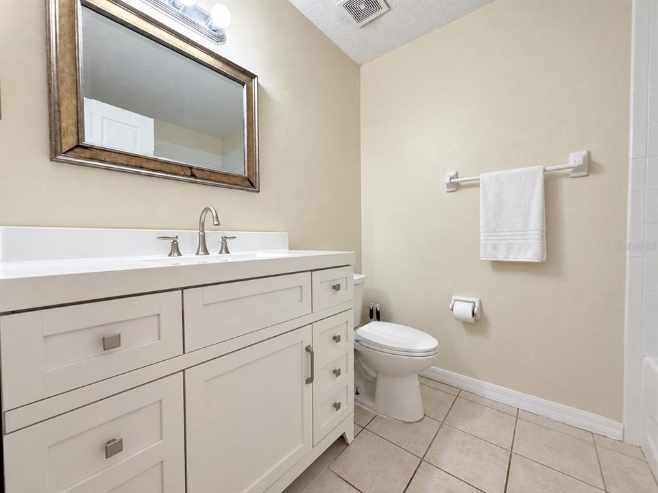For Rent: $1,950 (3 beds, 2 baths, 1200 Square Feet)