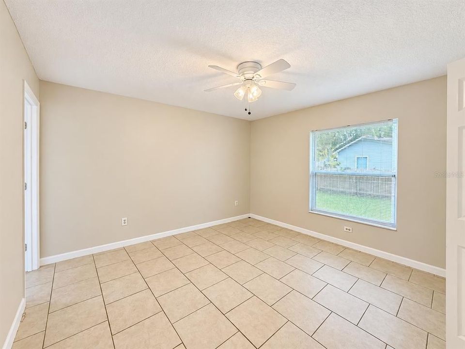 For Rent: $1,950 (3 beds, 2 baths, 1200 Square Feet)