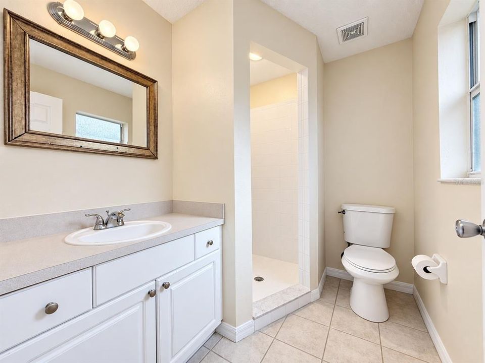 For Rent: $1,950 (3 beds, 2 baths, 1200 Square Feet)