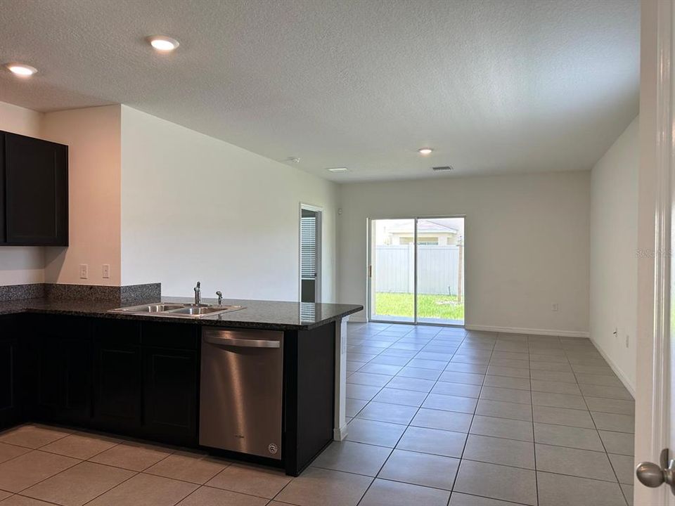 En Venta: $420,000 (3 camas, 2 baños, 1504 Pies cuadrados)