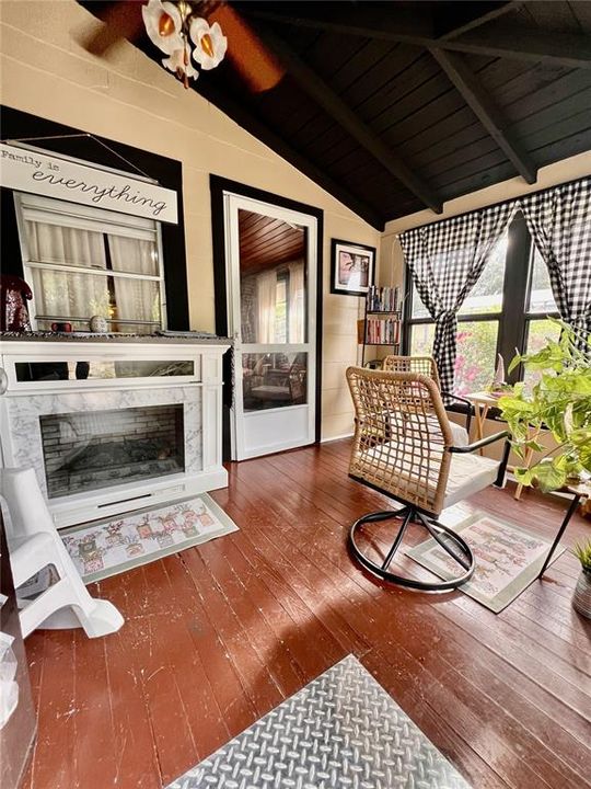 For Sale: $218,000 (3 beds, 1 baths, 1544 Square Feet)