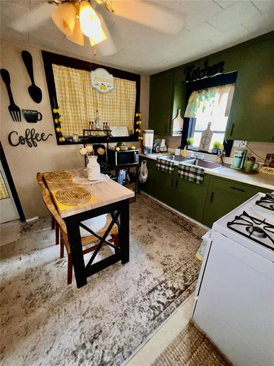 For Sale: $218,000 (3 beds, 1 baths, 1544 Square Feet)