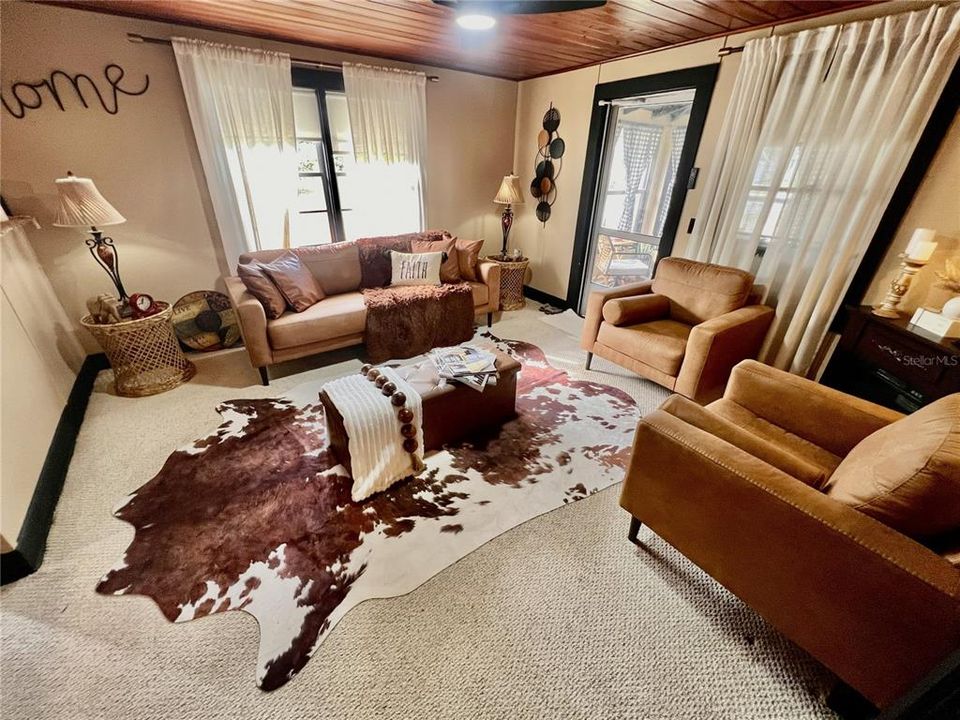 For Sale: $218,000 (3 beds, 1 baths, 1544 Square Feet)