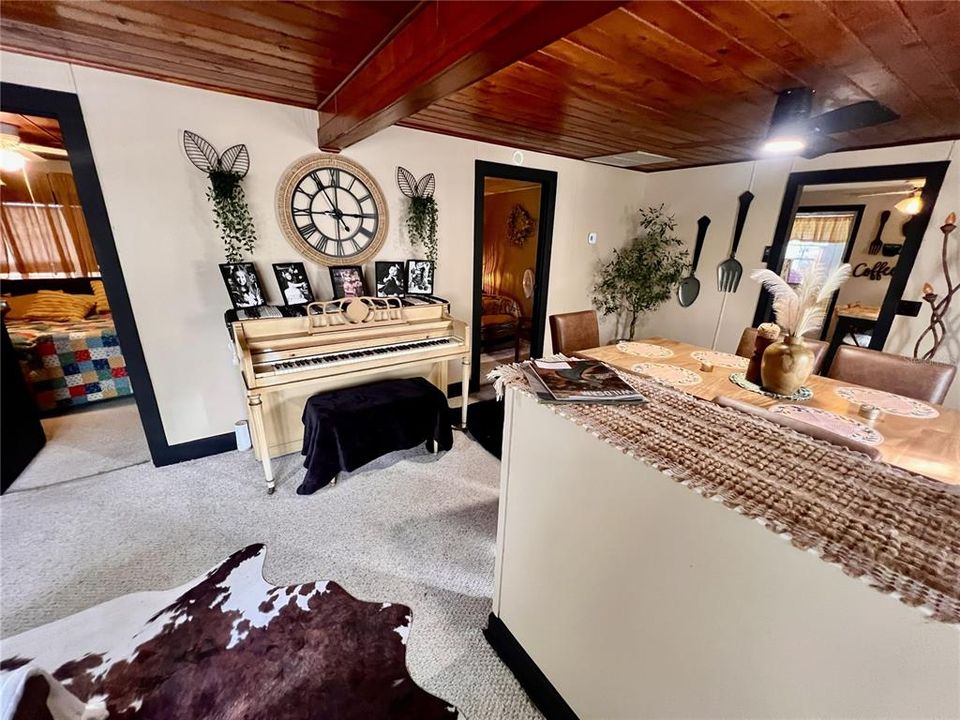 For Sale: $218,000 (3 beds, 1 baths, 1544 Square Feet)