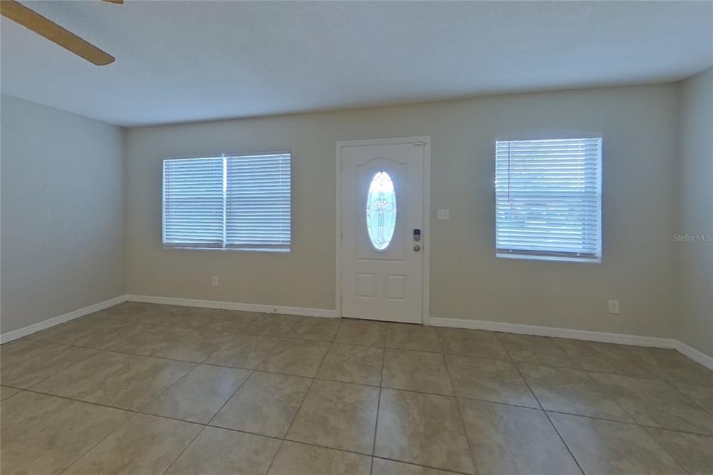 For Rent: $2,439 (3 beds, 2 baths, 1336 Square Feet)