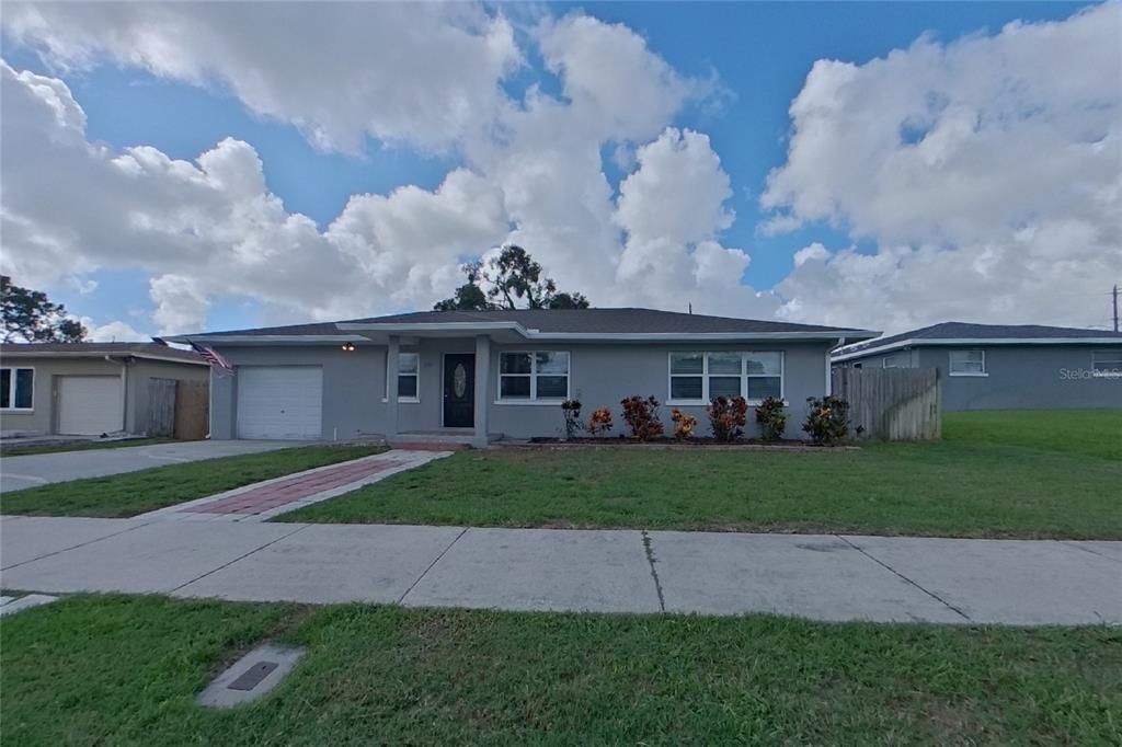 For Rent: $2,439 (3 beds, 2 baths, 1336 Square Feet)