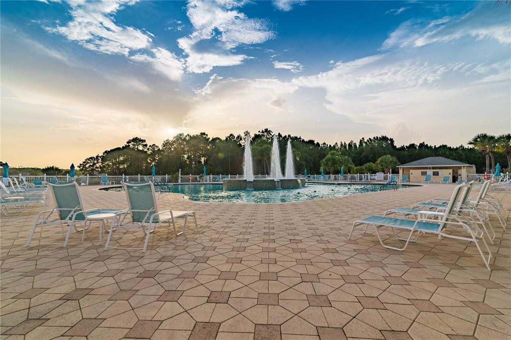 Active With Contract: $249,000 (2 beds, 2 baths, 1270 Square Feet)