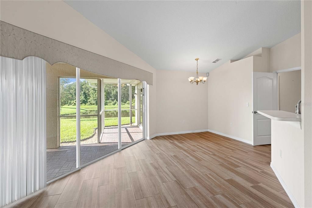 For Sale: $249,000 (2 beds, 2 baths, 1270 Square Feet)