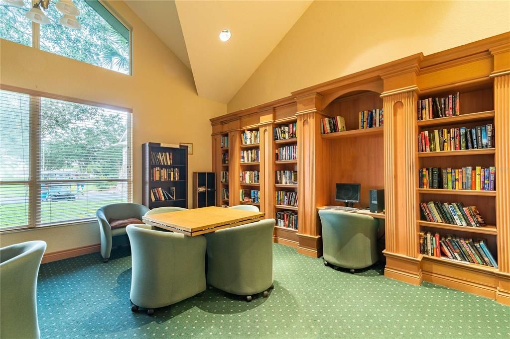 Active With Contract: $249,000 (2 beds, 2 baths, 1270 Square Feet)