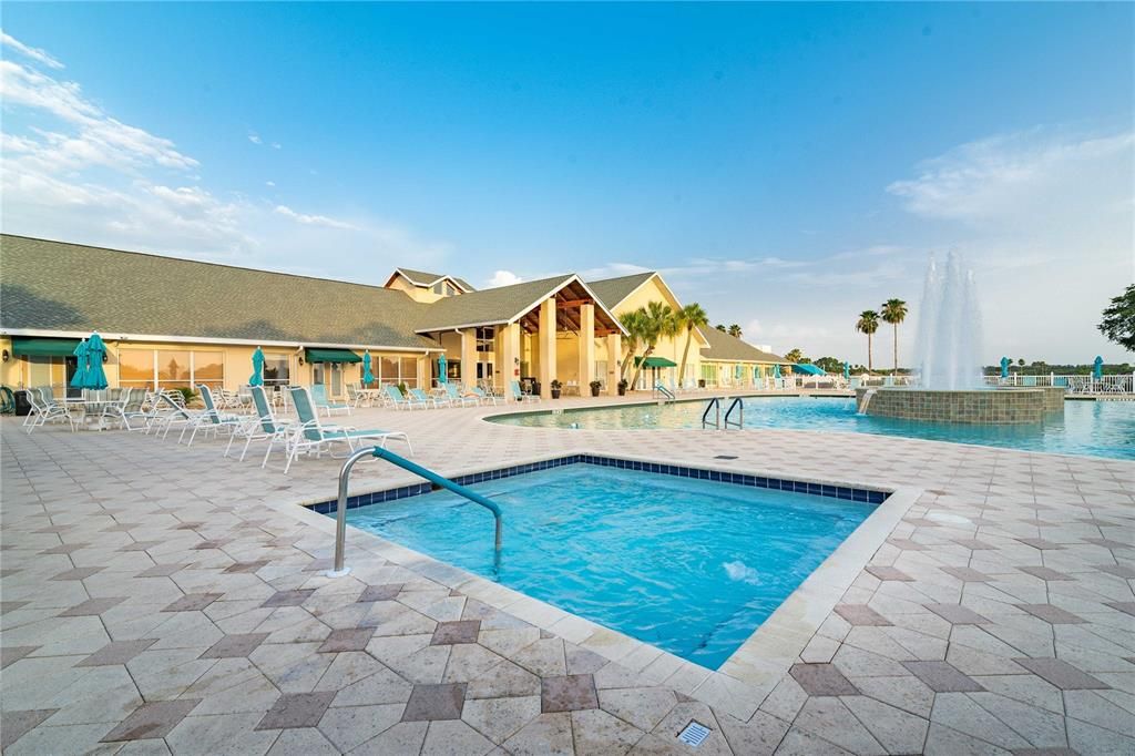 Active With Contract: $249,000 (2 beds, 2 baths, 1270 Square Feet)