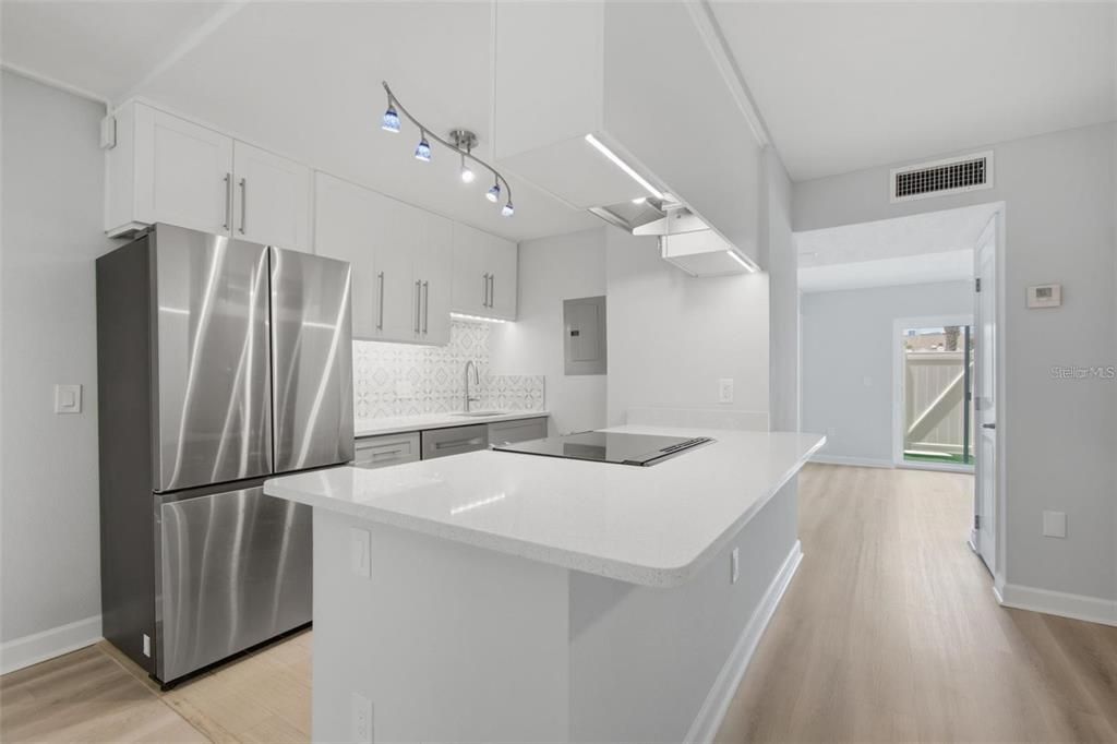 В аренду: $1,900 (1 спален, 1 ванн, 645 Квадратных фут)