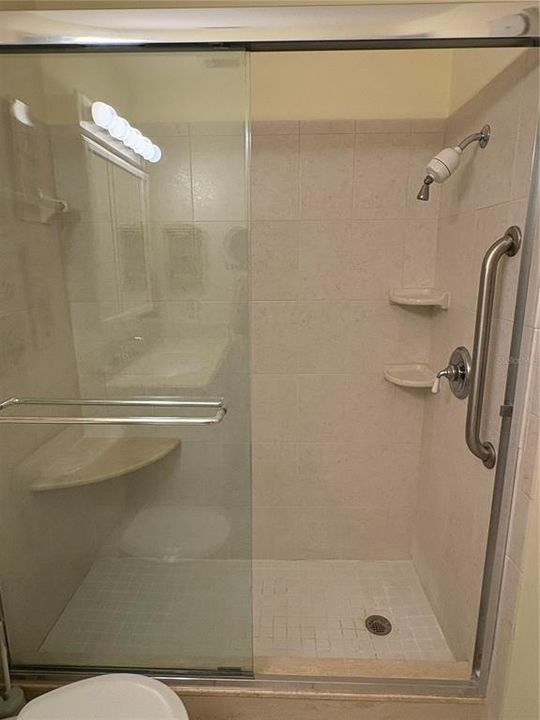 Active With Contract: $115,000 (1 beds, 1 baths, 815 Square Feet)