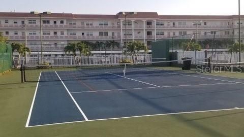 Active With Contract: $115,000 (1 beds, 1 baths, 815 Square Feet)