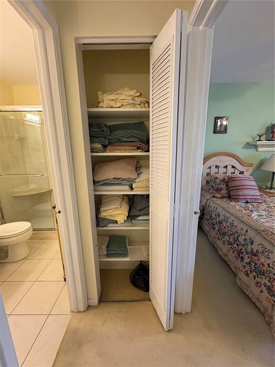 Active With Contract: $115,000 (1 beds, 1 baths, 815 Square Feet)