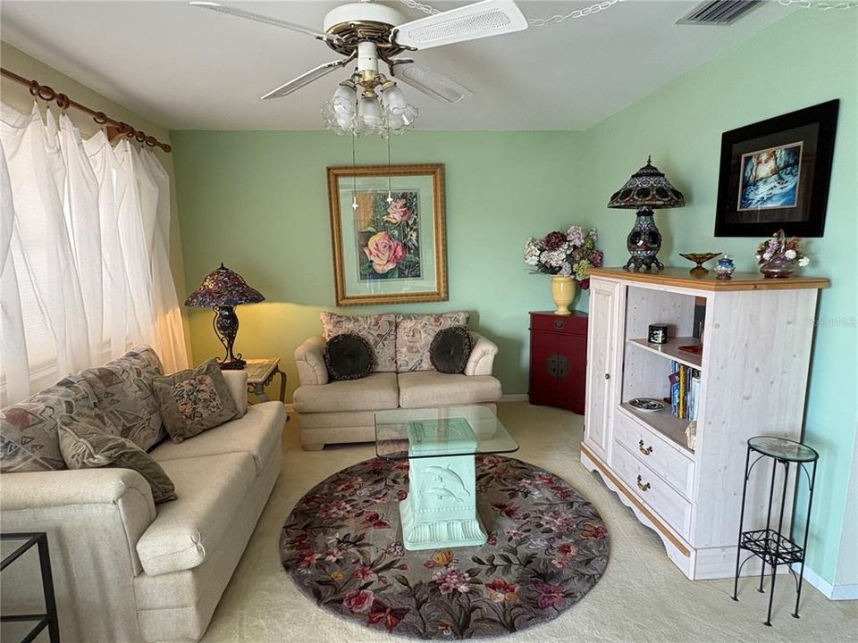 Active With Contract: $115,000 (1 beds, 1 baths, 815 Square Feet)