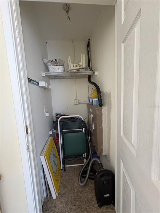 Active With Contract: $115,000 (1 beds, 1 baths, 815 Square Feet)