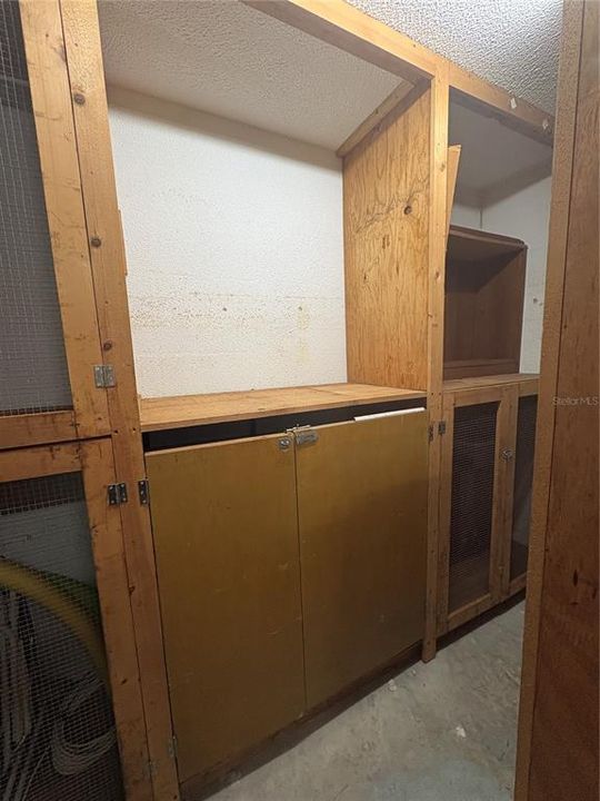 Active With Contract: $115,000 (1 beds, 1 baths, 815 Square Feet)