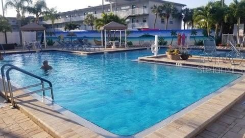 Active With Contract: $115,000 (1 beds, 1 baths, 815 Square Feet)