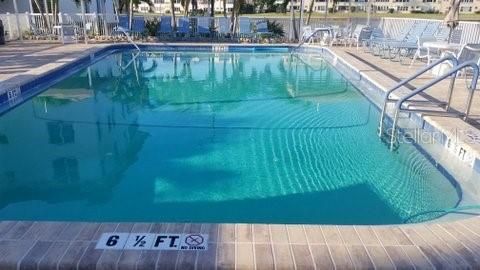 Active With Contract: $115,000 (1 beds, 1 baths, 815 Square Feet)