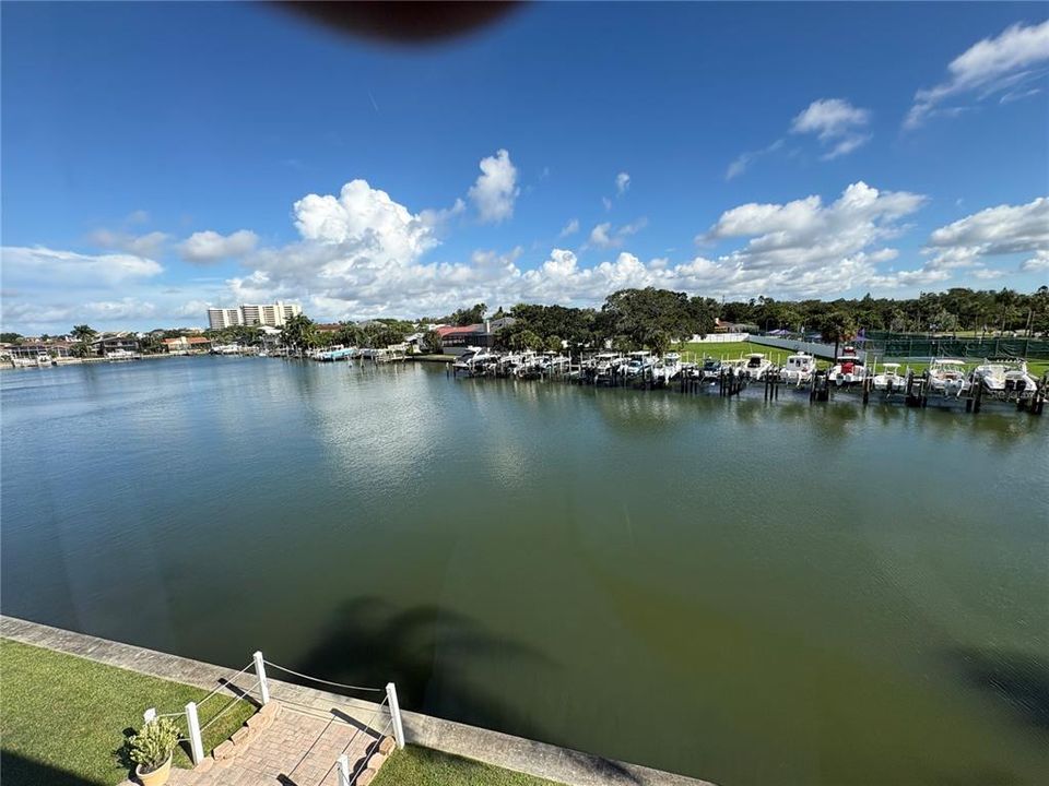 Active With Contract: $115,000 (1 beds, 1 baths, 815 Square Feet)