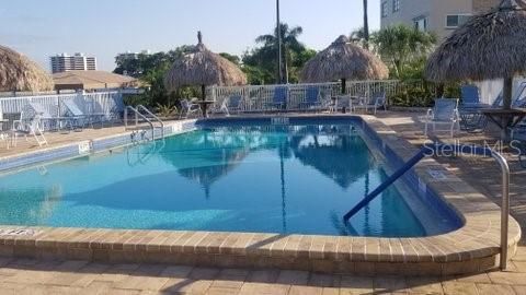 Active With Contract: $115,000 (1 beds, 1 baths, 815 Square Feet)