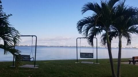 Active With Contract: $115,000 (1 beds, 1 baths, 815 Square Feet)