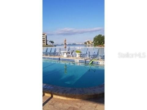 Active With Contract: $115,000 (1 beds, 1 baths, 815 Square Feet)