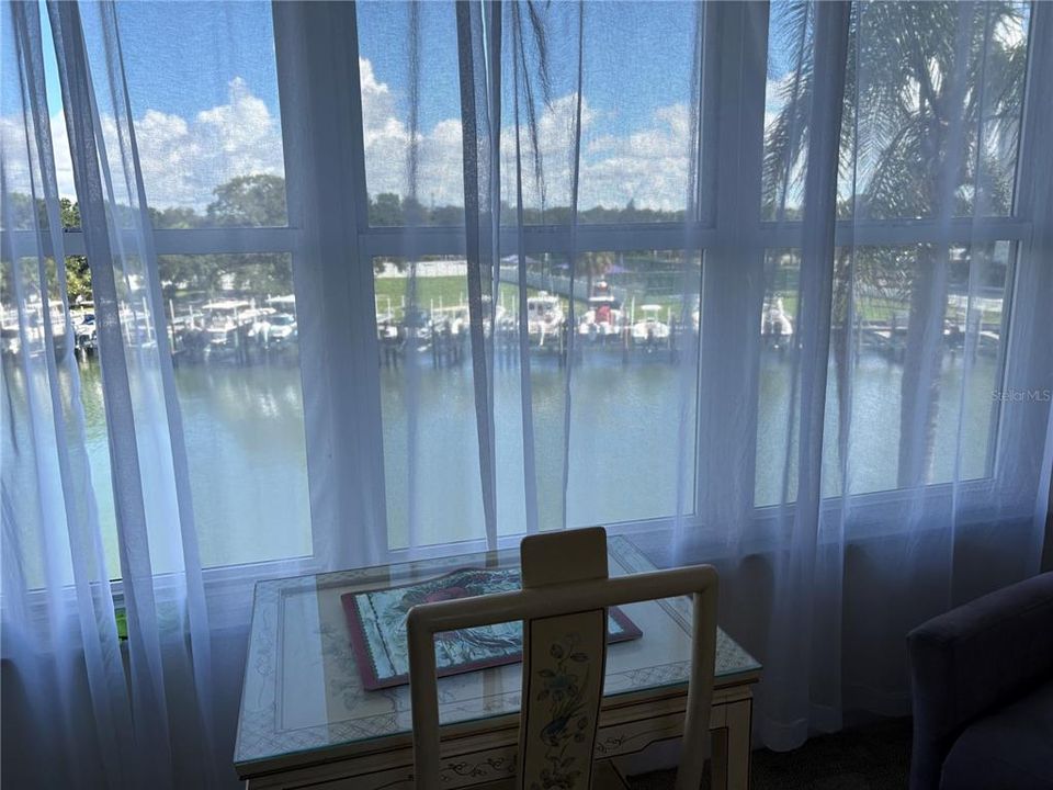 Active With Contract: $115,000 (1 beds, 1 baths, 815 Square Feet)