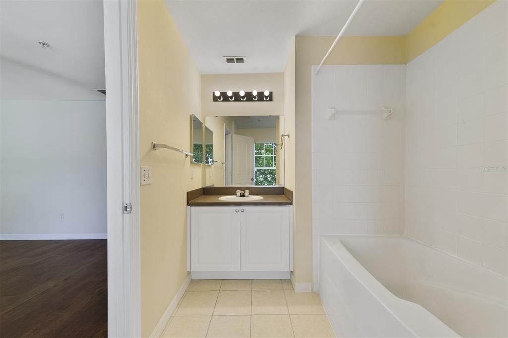 For Sale: $429,999 (3 beds, 2 baths, 1640 Square Feet)