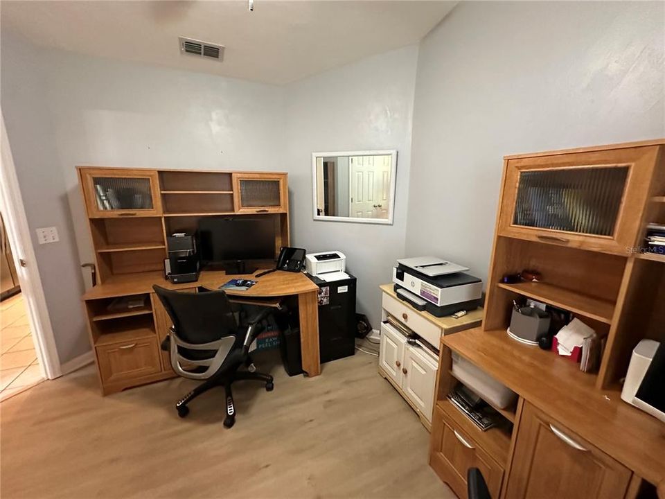 For Sale: $279,000 (3 beds, 2 baths, 1200 Square Feet)