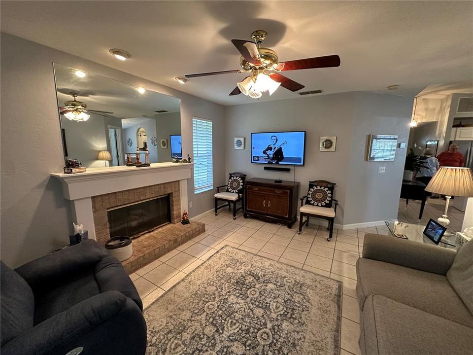 For Sale: $279,000 (3 beds, 2 baths, 1200 Square Feet)
