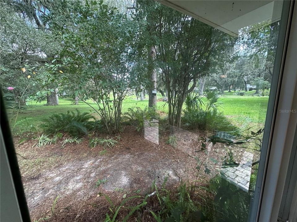 For Sale: $279,000 (3 beds, 2 baths, 1200 Square Feet)