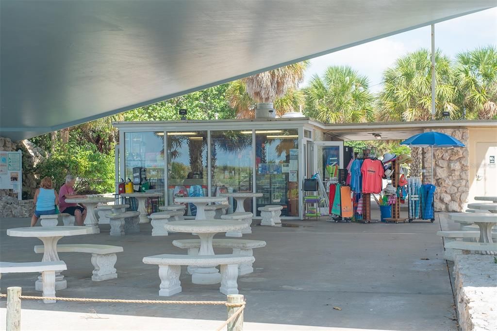 For Sale: $249,000 (1 beds, 1 baths, 651 Square Feet)