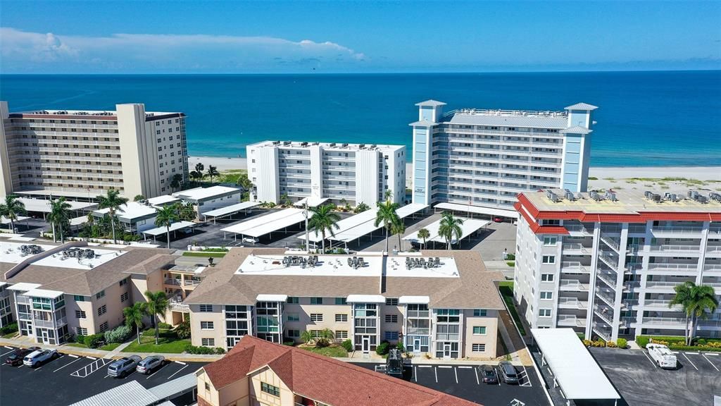 For Sale: $249,000 (1 beds, 1 baths, 651 Square Feet)