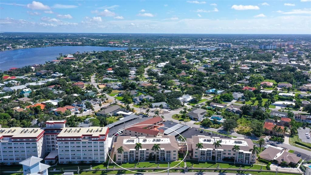 For Sale: $249,000 (1 beds, 1 baths, 651 Square Feet)
