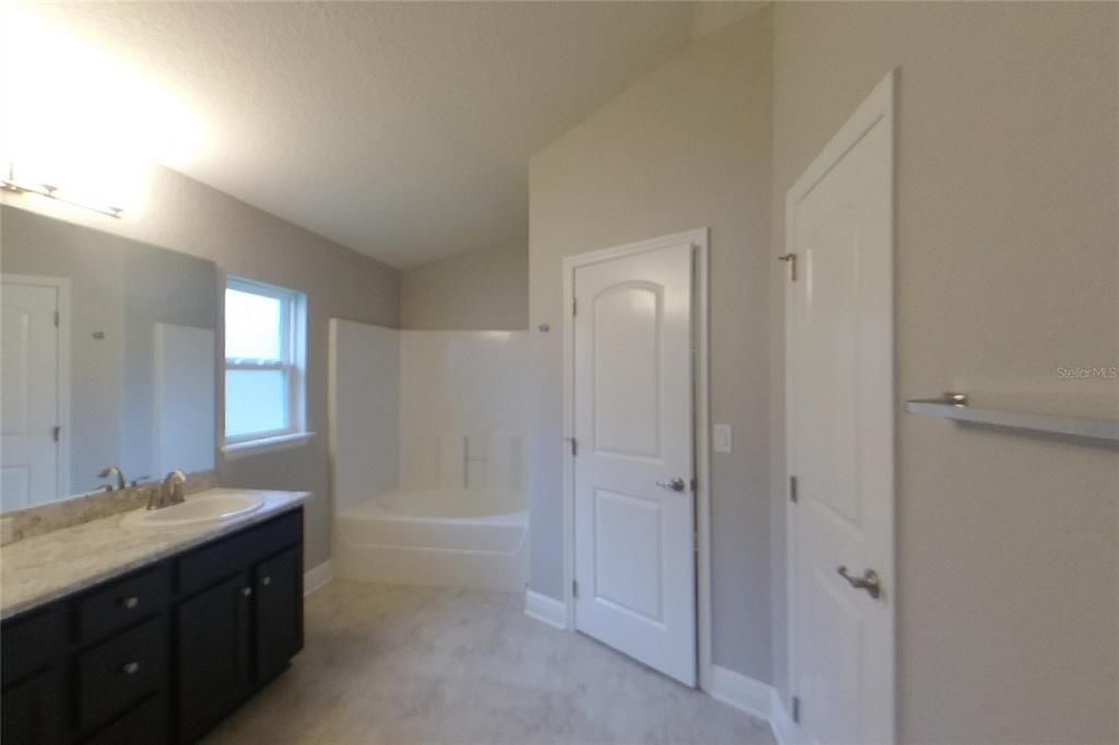 For Rent: $2,379 (3 beds, 2 baths, 1598 Square Feet)