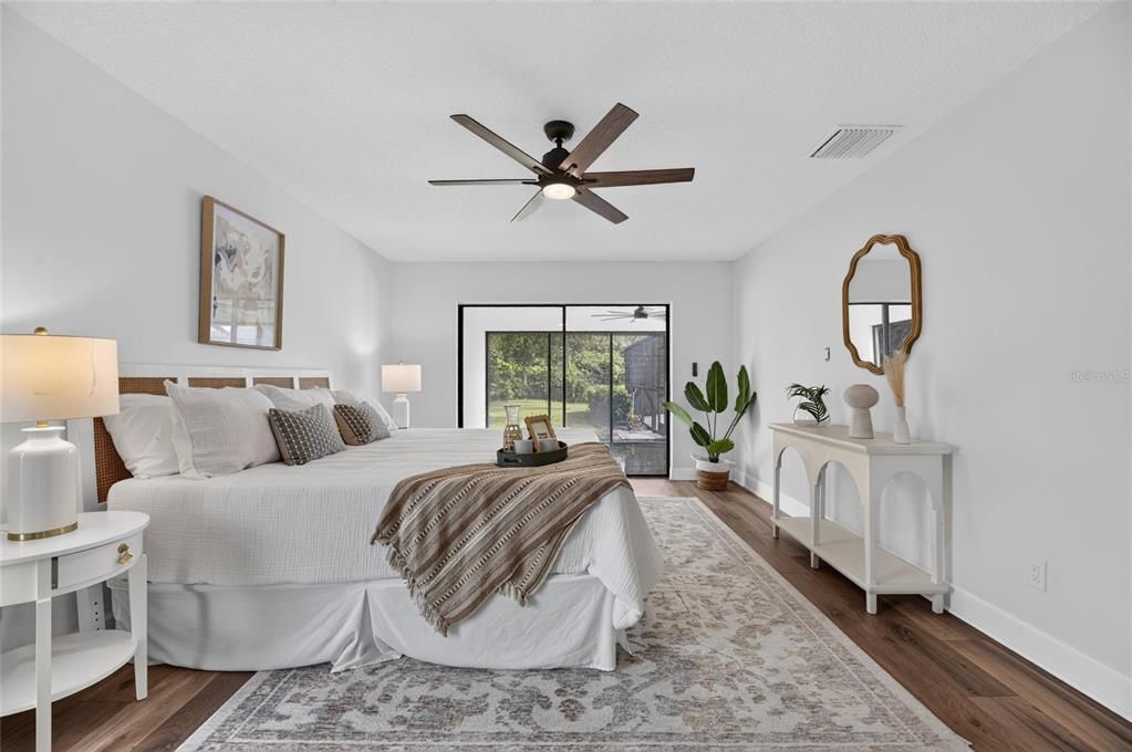 For Sale: $800,000 (4 beds, 2 baths, 3076 Square Feet)